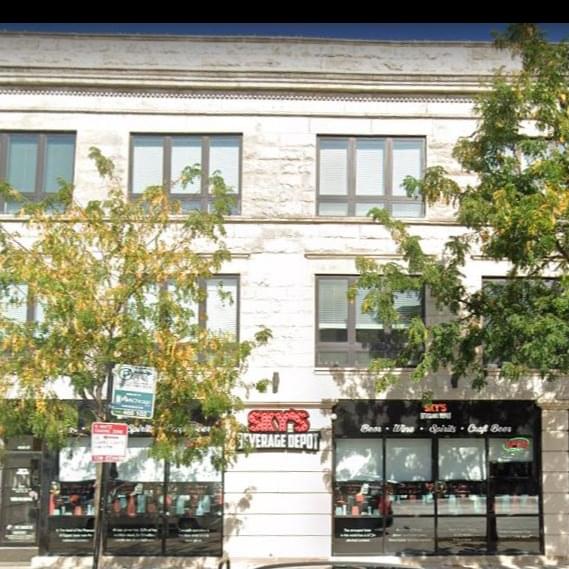 Skys Beverage Depot Uptown Chicago - traditional liquor store with good non-alcoholic beer selection