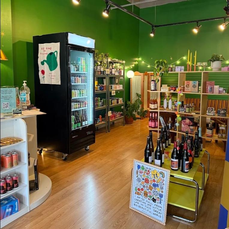 Solar Intentions Edgewater Chicago - sober-focused bottle shop with rare non-alcoholic beer finds