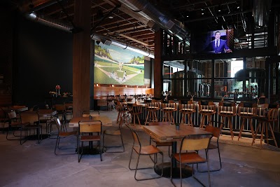 Hatback Seattle Bar & Grill