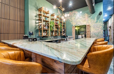 Dorothys Downtown #0700412647