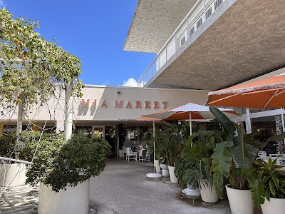 St Roch Design District Llc / Mia Market