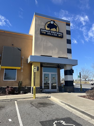 Buffalo Wild Wings Gril #388