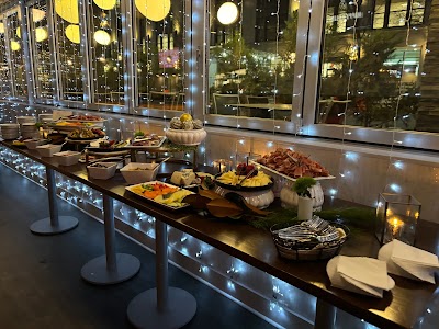 Tonic Seafood & Steak