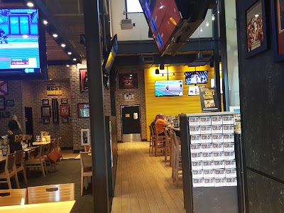 Buffalo Wild Wings Gril #792