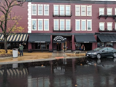 Maggianos Little Italy