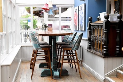 Estcourt Tavern (watford)