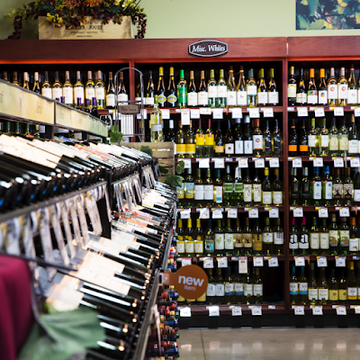 HY VEE WINE & SPIRITS