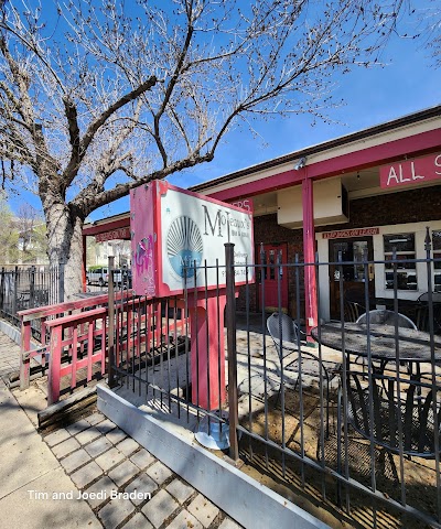 Mo Jeauxs Bar & Grill