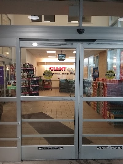Giant Beer Garden & Eatery