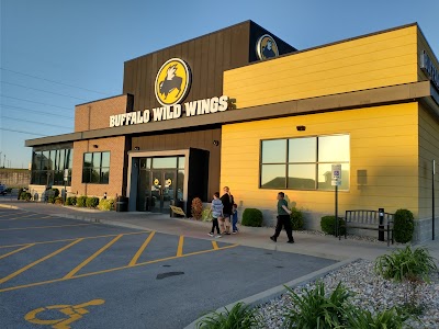 Buffalo Wild Wings Gril #3817