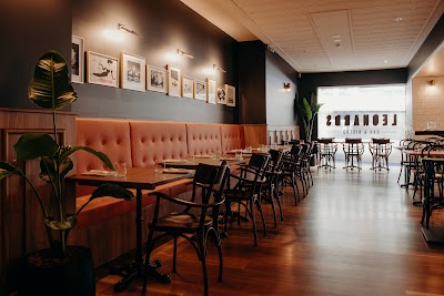 Leonard's Bar And Bistro