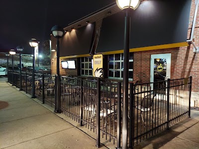 Buffalo Wild Wings Gril #3322