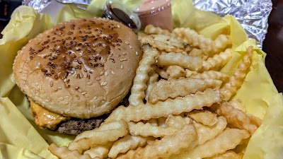Bradys Brats And Burger