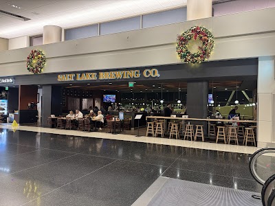 Squatters Pub Airport