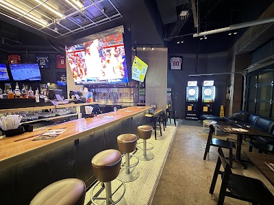 Buffalo Wild Wings Gril #731