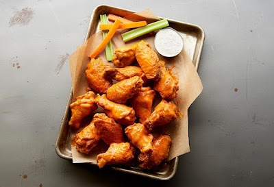 Buffalo Wild Wings Gril #4023