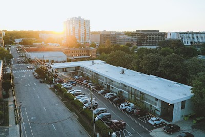 The Longleaf Hotel And Lounge
