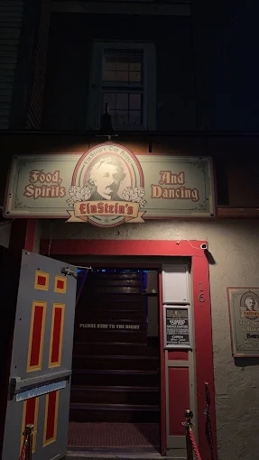 Einsteins Tap House