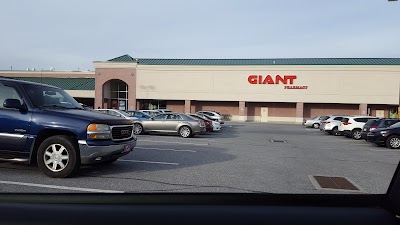 Giant Beer Garden & Eatery