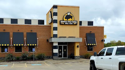 Buffalo Wild Wings Gril #3572