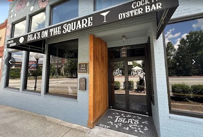 Islas On The Square