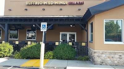 Buffalo Wild Wings Gril #329