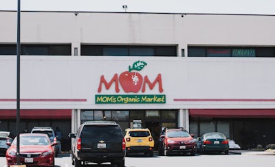 Mom's Organic Market - Rockville