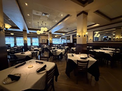 Maggianos Little Italy