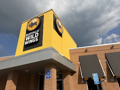 Buffalo Wild Wings Gril #3315