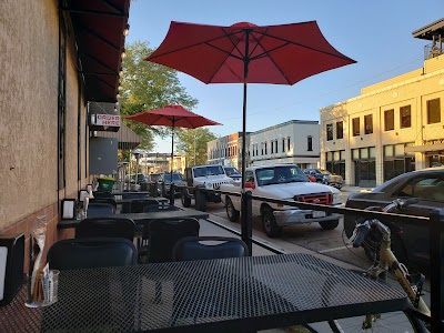 Slice N Roll Pizza Pub