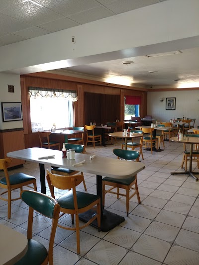 (c)(b) Harborside Grill