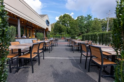 Cuzins Seafood Clam Bar