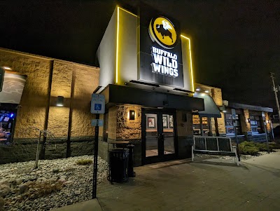 Buffalo Wild Wings Gril #3567