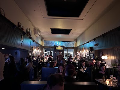 Gills Neighborhood Bar