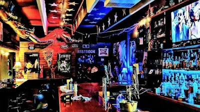 Tribbles Bar & Grill