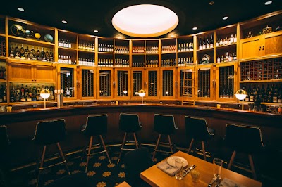 THE CHERRY CIRCLE ROOM
