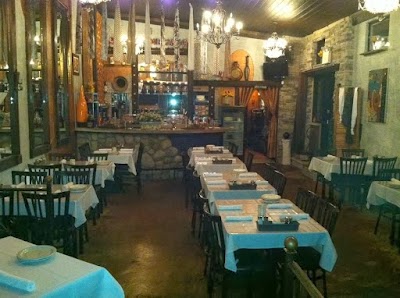 Lemoncello Cafe & Lounge