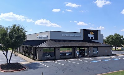 Buffalo Wild Wings Gril #3185