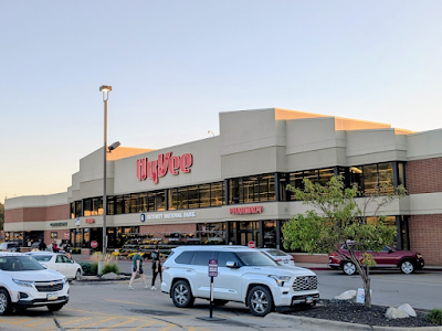 Hy Vee Food Store