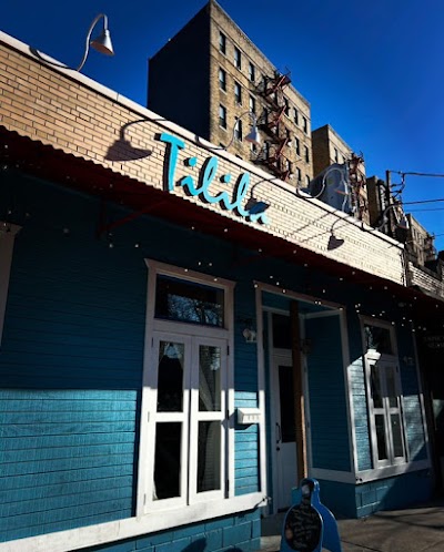Tilila Bar & Grill