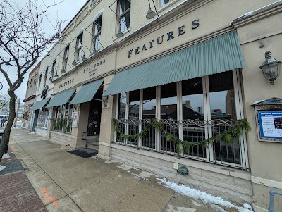 Features Bar & Grill