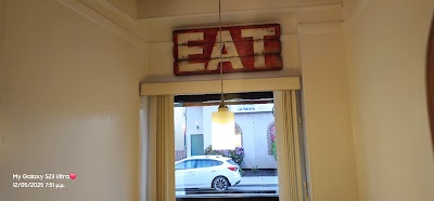 Revellos Cafe Pizza
