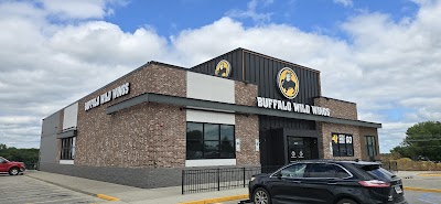 Buffalo Wild Wings Gril #3842