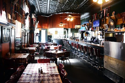 Lucca Grill