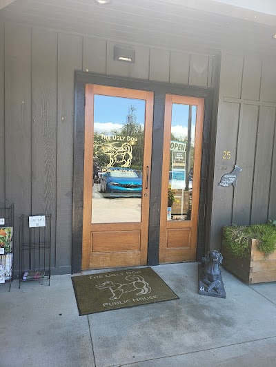 Ugly Dog Pub-cashiers