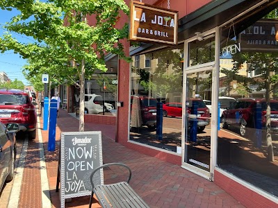 La Joya Bar & Grill