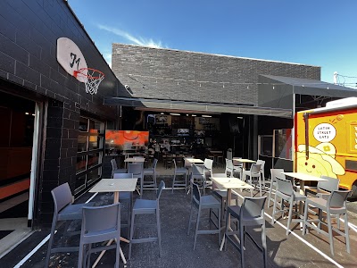 Manny's Sports Bar