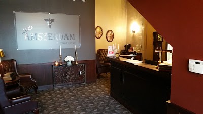 Little Amsterdam Wellness Center (macadam)