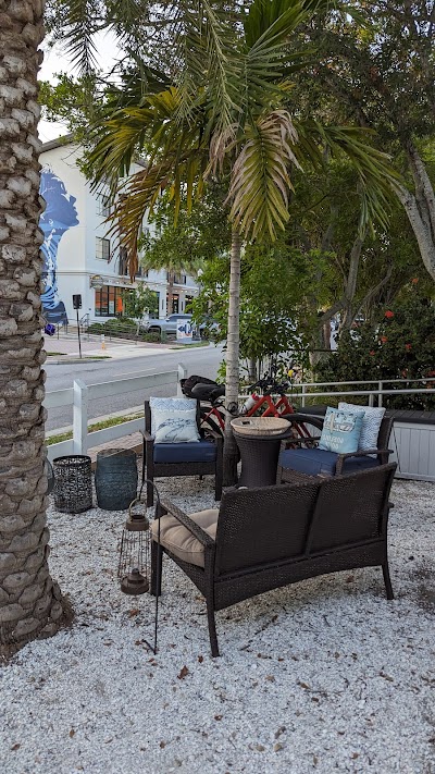 Pearly’s Beach Eats