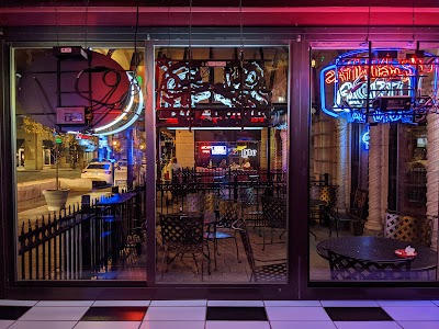 Salingers Bar & Grill